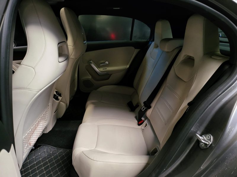 MERCEDES CLASSE A 180 136cv PROGRESSIVE LINE / TOIT OUVRANT + ATTELAGE + CUIR BLANC /