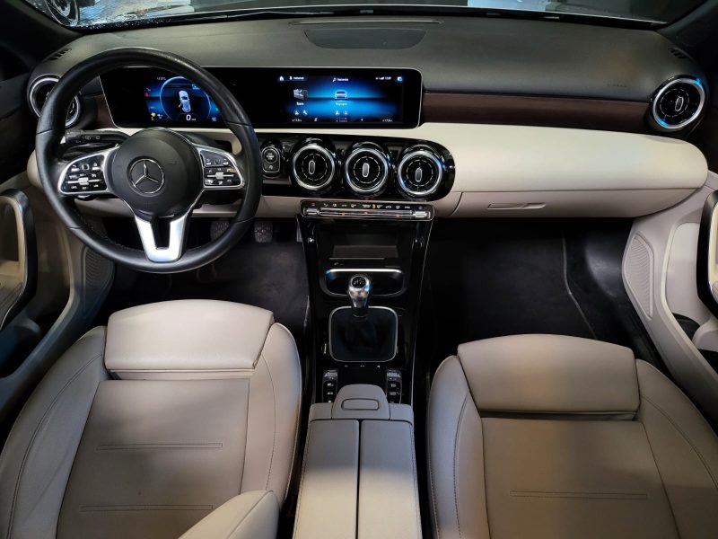 MERCEDES CLASSE A 180 136cv PROGRESSIVE LINE / TOIT OUVRANT + ATTELAGE + CUIR BLANC /