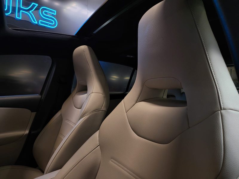 MERCEDES CLASSE A 180 136cv PROGRESSIVE LINE / TOIT OUVRANT + ATTELAGE + CUIR BLANC /