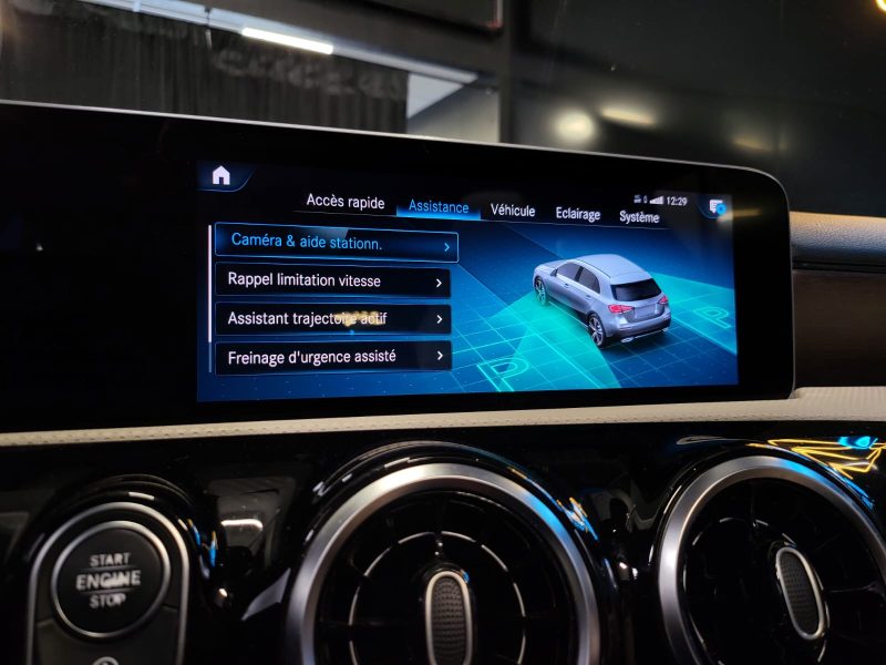 MERCEDES CLASSE A 180 136cv PROGRESSIVE LINE / TOIT OUVRANT + ATTELAGE + CUIR BLANC /