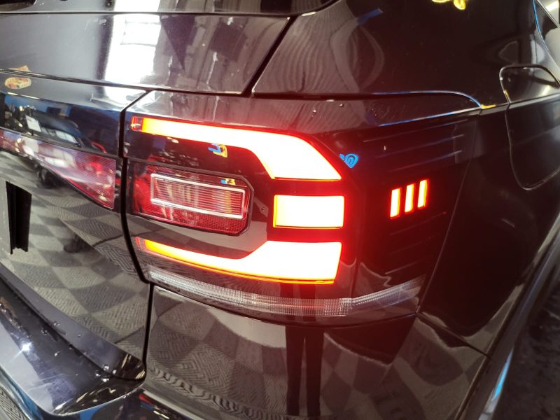 VOLKSWAGEN T-CROSS 1.0 TSI 110cv BUSINESS / SIEGES CHAUFFANTS / APPLE CARPLAY / INDUCTION