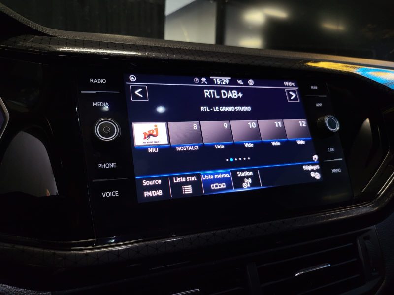 VOLKSWAGEN T-CROSS 1.0 TSI 110cv BUSINESS / SIEGES CHAUFFANTS / APPLE CARPLAY / INDUCTION