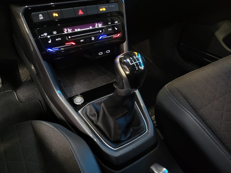 VOLKSWAGEN T-CROSS 1.0 TSI 110cv BUSINESS / SIEGES CHAUFFANTS / APPLE CARPLAY / INDUCTION