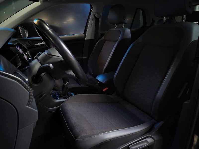 VOLKSWAGEN T-CROSS 1.0 TSI 110cv BUSINESS / SIEGES CHAUFFANTS / APPLE CARPLAY / INDUCTION