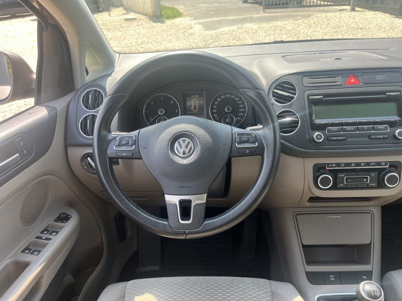 VOLKSWAGEN GOLF 2010