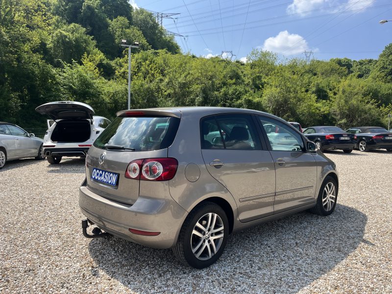 VOLKSWAGEN GOLF 2010