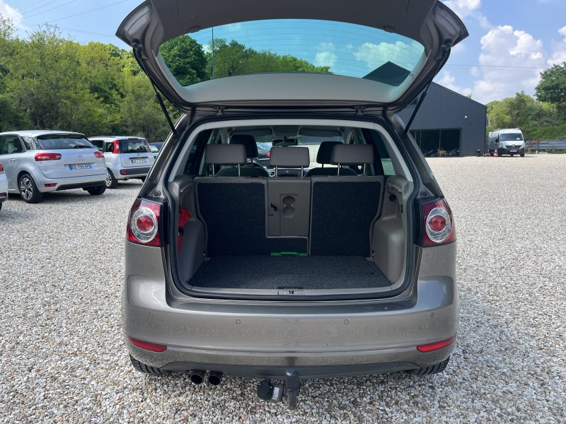 VOLKSWAGEN GOLF 2010