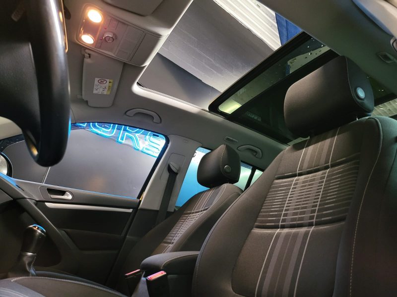 VOLKSWAGEN TIGUAN 2.0 TDI BlueMotion 110CV SERIE SPECIALE MATCH / TOIT OUVANT + CAMERA DE RECUL /
