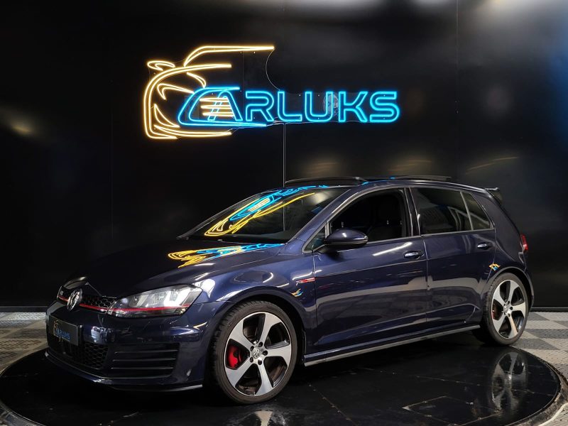 VOLKSWAGEN GOLF GTI 2.0 220cv / TOIT OUVRANT + DEMI LIGNE MILTEK + APPLE CARPLAY /