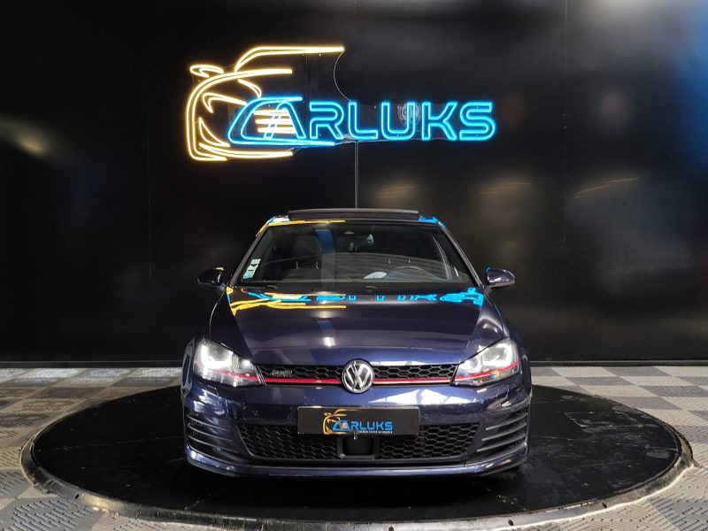 VOLKSWAGEN GOLF GTI 2.0 220cv / TOIT OUVRANT + DEMI LIGNE MILTEK + APPLE CARPLAY /