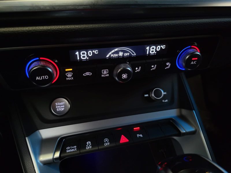 AUDI Q3 35 TFSI 150cv S LINE / SUIVI AUDI / CARPLAY SANS FIL / VIRTUAL COCKPIT / LUMIERE D'AMBIANCE 