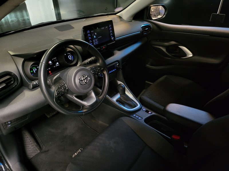 TOYOTA YARIS 1.5 VVT-i 116cv DESIGN / SUIVI TOYOTA / CARPLAY / CAMERA DE RECUL / REGULATEUR ADAPTATI