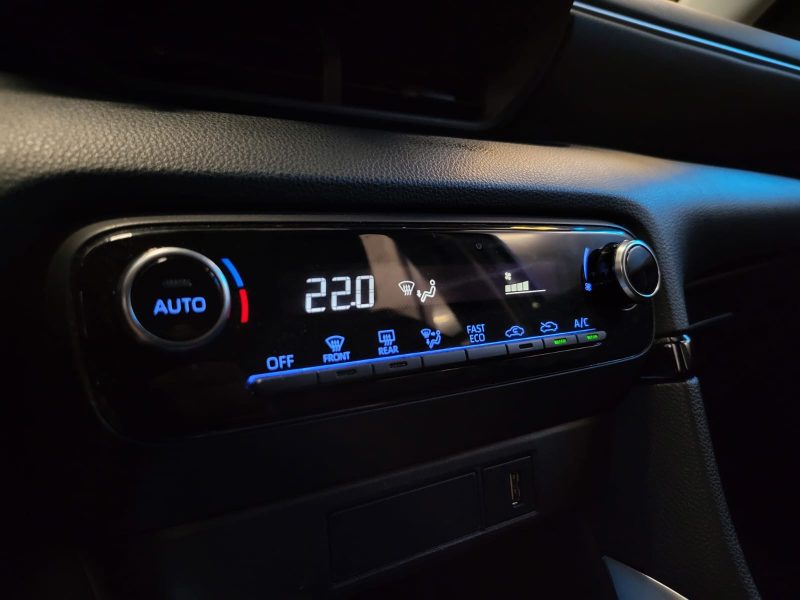 TOYOTA YARIS 1.5 VVT-i 116cv DESIGN / SUIVI TOYOTA / CARPLAY / CAMERA DE RECUL / REGULATEUR ADAPTATI