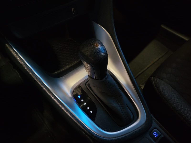 TOYOTA YARIS 1.5 VVT-i 116cv DESIGN / SUIVI TOYOTA / CARPLAY / CAMERA DE RECUL / REGULATEUR ADAPTATI