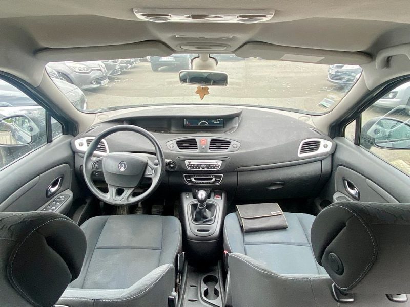 RENAULT MEGANE SCENIC 1.5 DCI 105CH AUTENTIQUE 7 PLACES