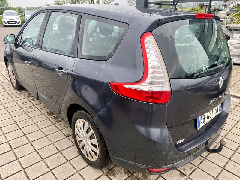 RENAULT MEGANE SCENIC 1.5 DCI 105CH AUTENTIQUE 7 PLACES