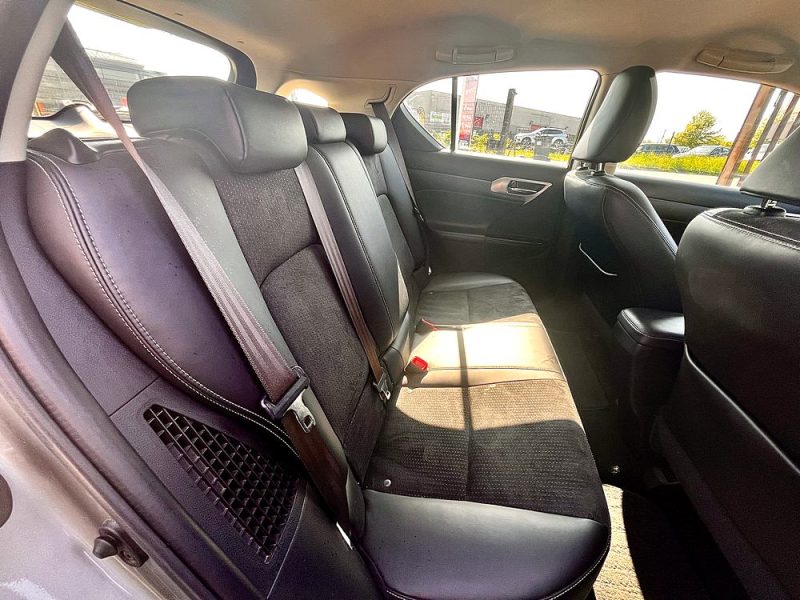 LEXUS CT200H 136ch Design Edition 05/2015