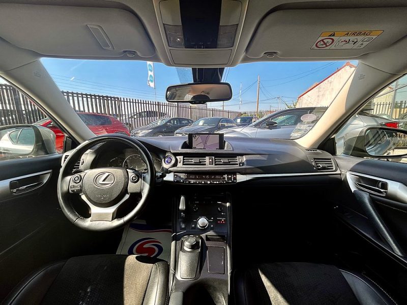LEXUS CT200H 136ch Design Edition 05/2015