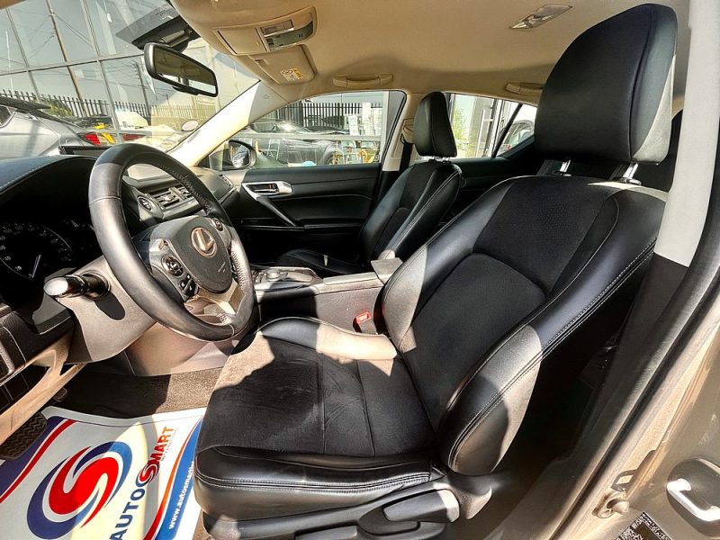 LEXUS CT200H 136ch Design Edition 05/2015