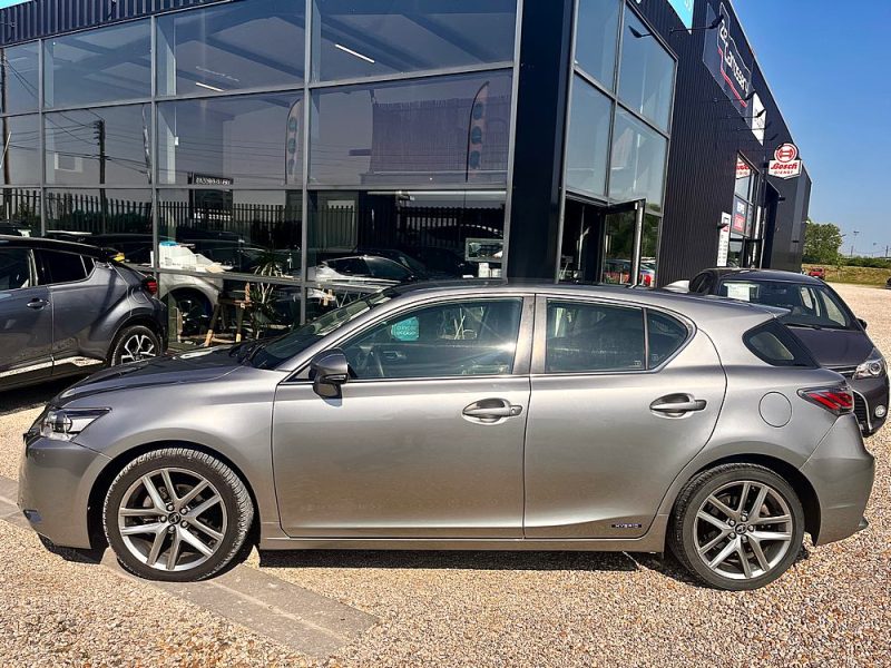 LEXUS CT200H 136ch Design Edition 05/2015