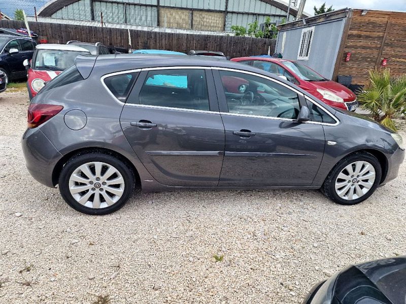 OPEL ASTRA j 2010