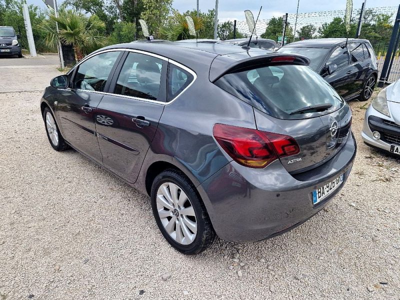 OPEL ASTRA j 2010