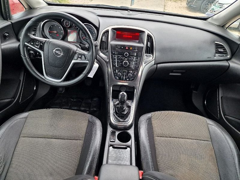 OPEL ASTRA j 2010