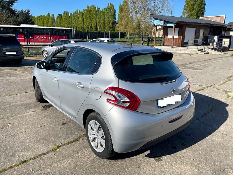 PEUGEOT 208 1.6 EHDI 92CH BLUE LION BUSINESS PACK
