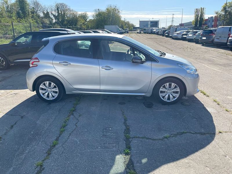 PEUGEOT 208 1.6 EHDI 92CH BLUE LION BUSINESS PACK