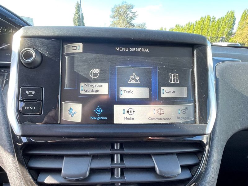 PEUGEOT 208 1.6 EHDI 92CH BLUE LION BUSINESS PACK