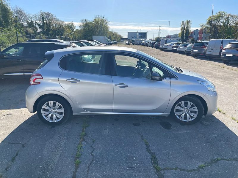 PEUGEOT 208 1.6 EHDI 92CH BLUE LION BUSINESS PACK