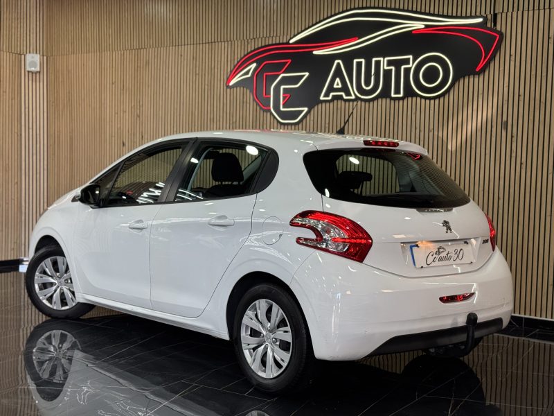 PEUGEOT 208 2014