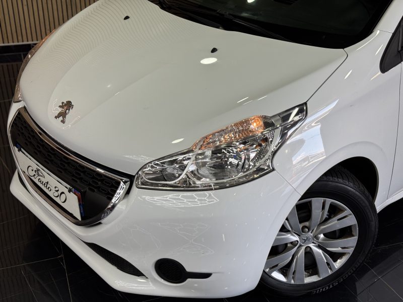 PEUGEOT 208 2014