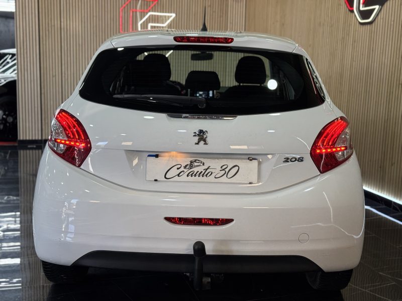 PEUGEOT 208 2014