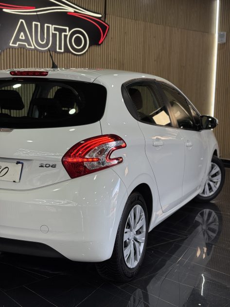 PEUGEOT 208 2014