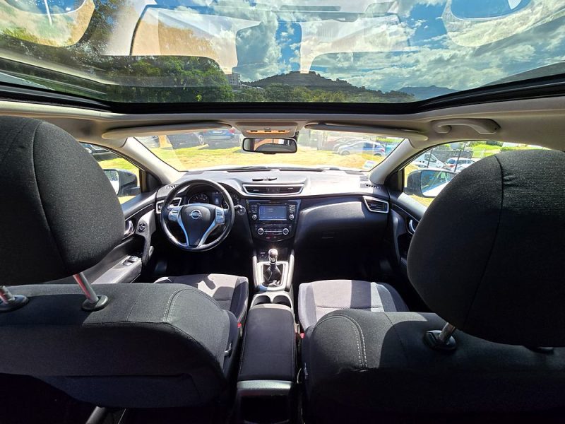 NISSAN QASHQAI 2015