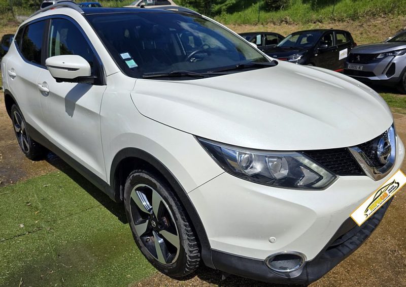 NISSAN QASHQAI 2015