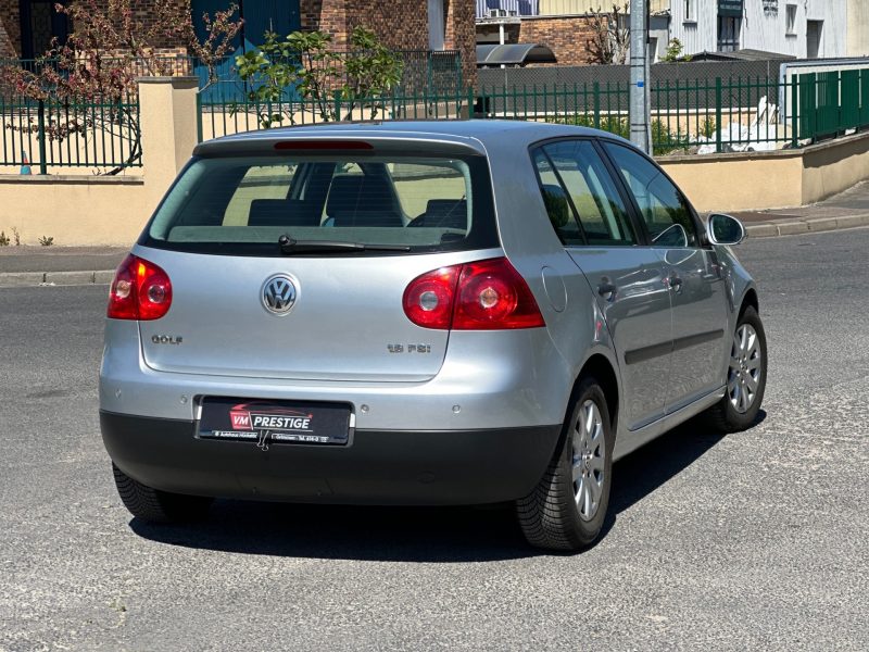 VOLKSWAGEN GOLF 5 2004