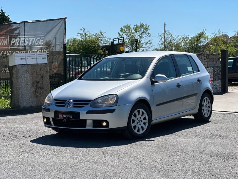 VOLKSWAGEN GOLF 5 2004