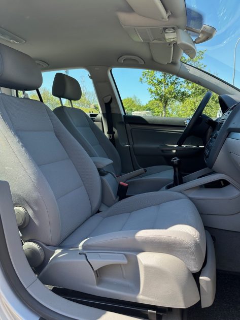 VOLKSWAGEN GOLF 5 2004