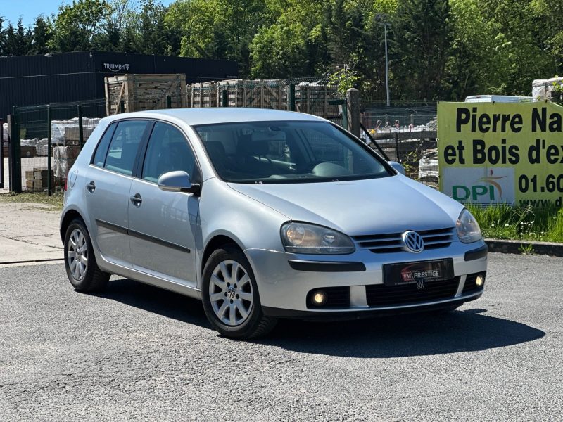 VOLKSWAGEN GOLF 5 2004