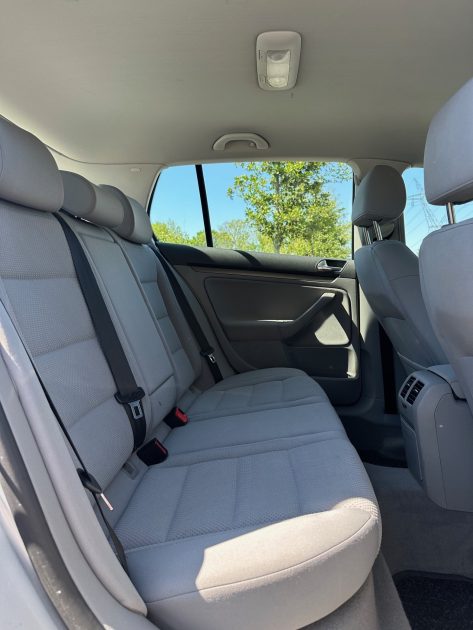 VOLKSWAGEN GOLF 5 2004