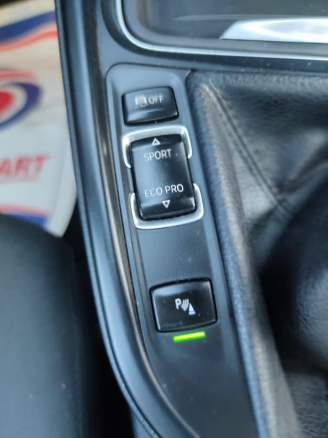 BMW Série 3 320 D A X-Drive 184ch Luxury MOTUR A CHAINE