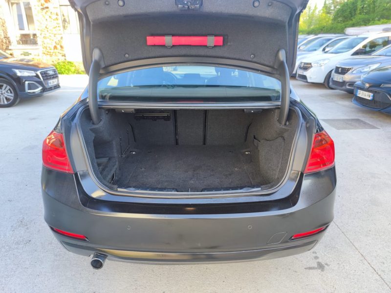 BMW Série 3 320 D A X-Drive 184ch Luxury MOTUR A CHAINE