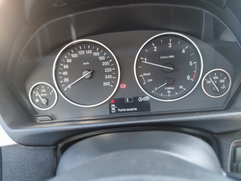 BMW Série 3 320 D A X-Drive 184ch Luxury MOTUR A CHAINE