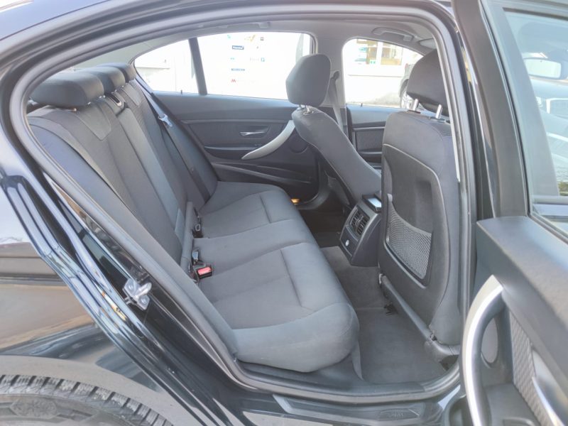 BMW Série 3 320 D A X-Drive 184ch Luxury MOTUR A CHAINE