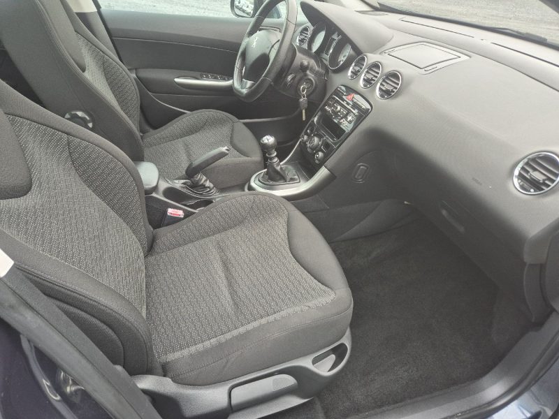 PEUGEOT 308 e-hdi 112cv allure 2011 125675 km 