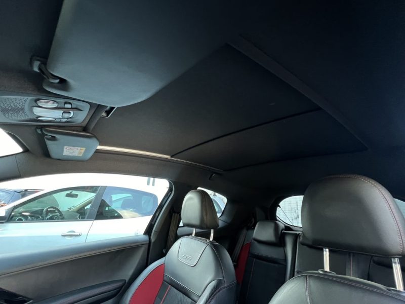 PEUGEOT 208 GTI PHASE 2 1.6 THP 208 APPLE CARPLAY & ANDROID CAMERA RECUL TOIT PANO - GARANTIE 1 AN