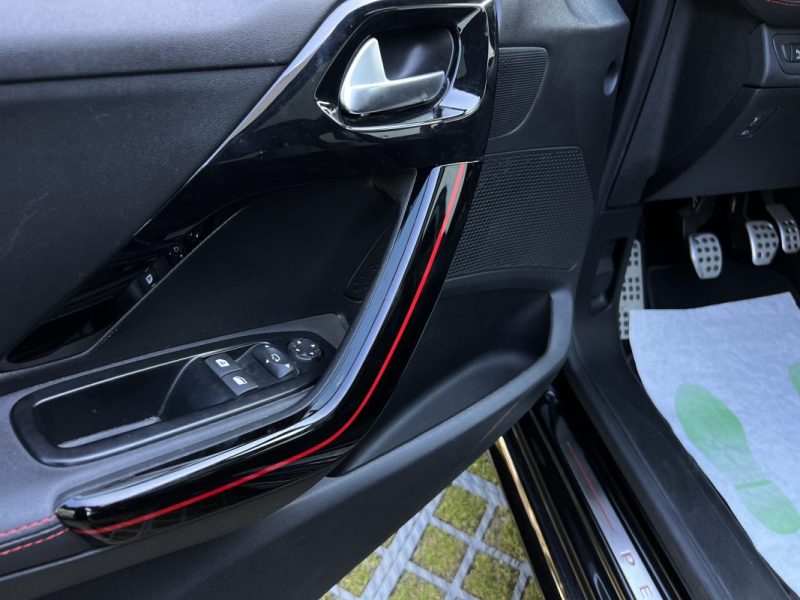 PEUGEOT 208 GTI PHASE 2 1.6 THP 208 APPLE CARPLAY & ANDROID CAMERA RECUL TOIT PANO - GARANTIE 1 AN
