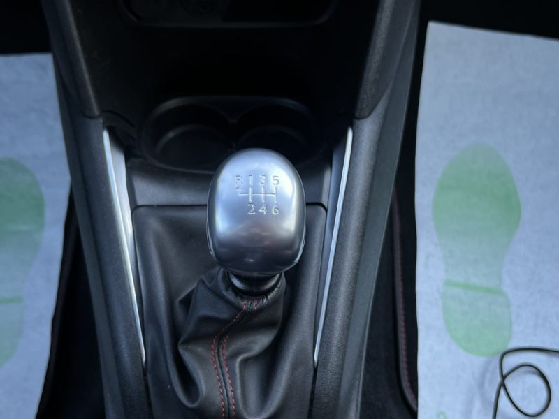PEUGEOT 208 GTI PHASE 2 1.6 THP 208 APPLE CARPLAY & ANDROID CAMERA RECUL TOIT PANO - GARANTIE 1 AN
